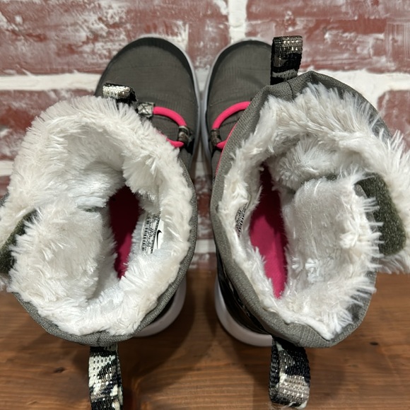 Nike Roshe Run Kids Hi Boots Sz13C - Picture 9 of 9